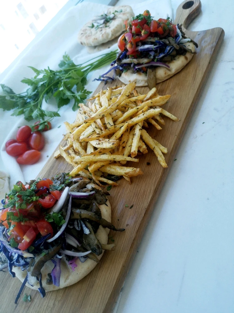 GIF diunggah dening Marios