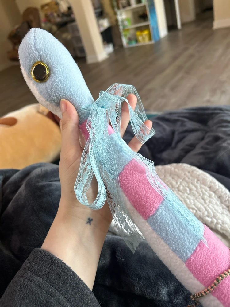 Ladies don’t need bows to be ladies, but Marzipan looks very lovely in her lace bow, I think.