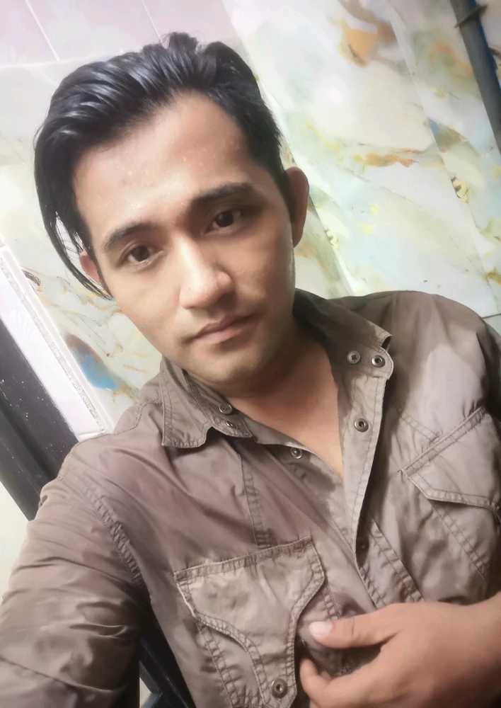 GIF na in-upload ni Edii