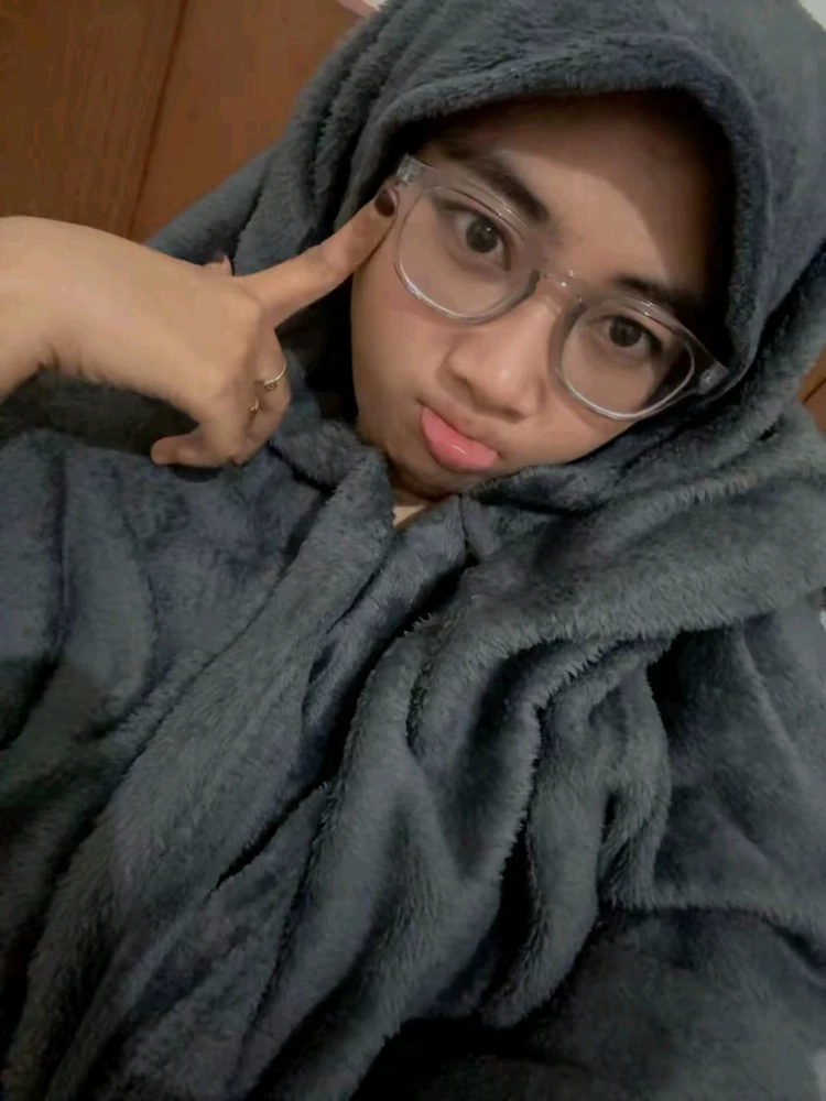 GIF uploaded by Milla