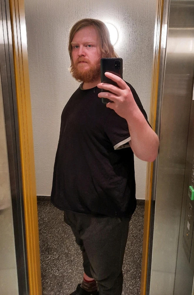 So hab ich vor ca. 10 monaten ausgeschaut. Ca. 130kg.