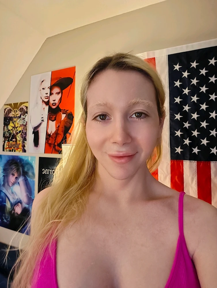 GIF uploaded by Aria