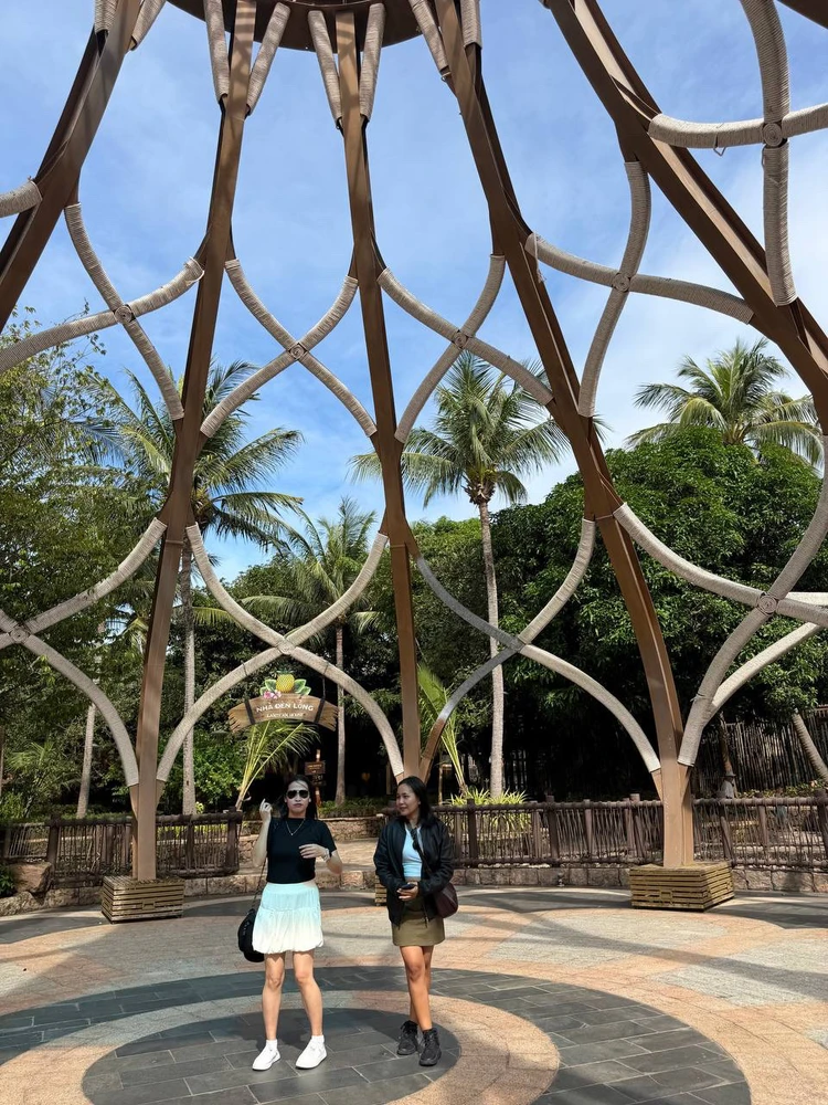 GIF uploaded by Sreyke