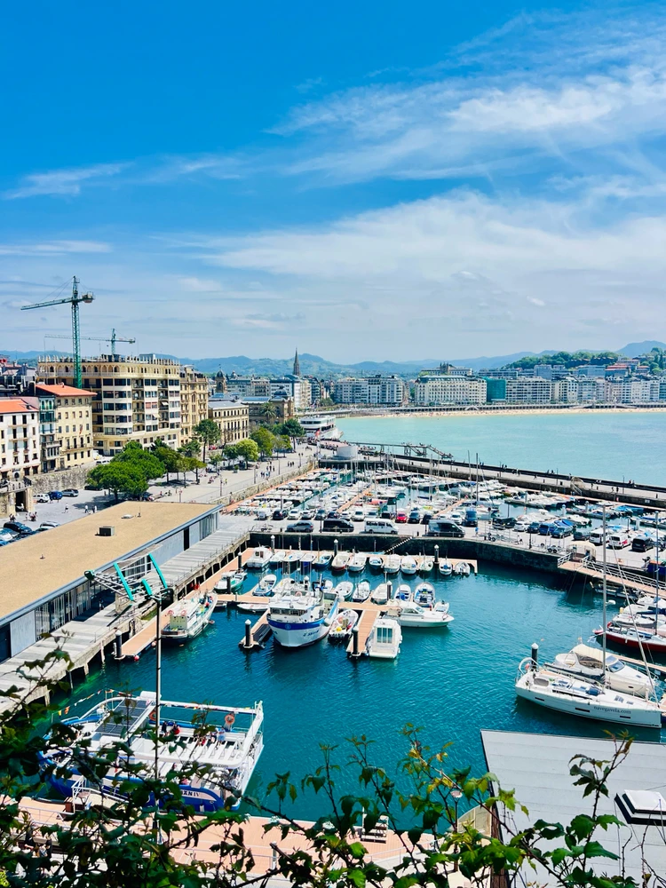 GIF uploaded by Youssef