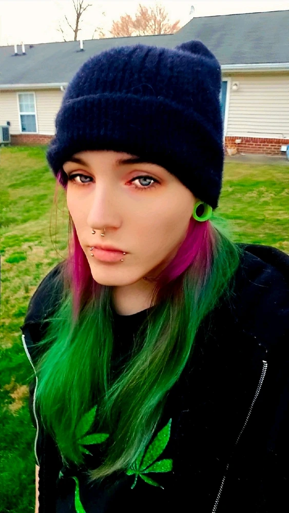 GIF uploaded by Avery Moon Fang