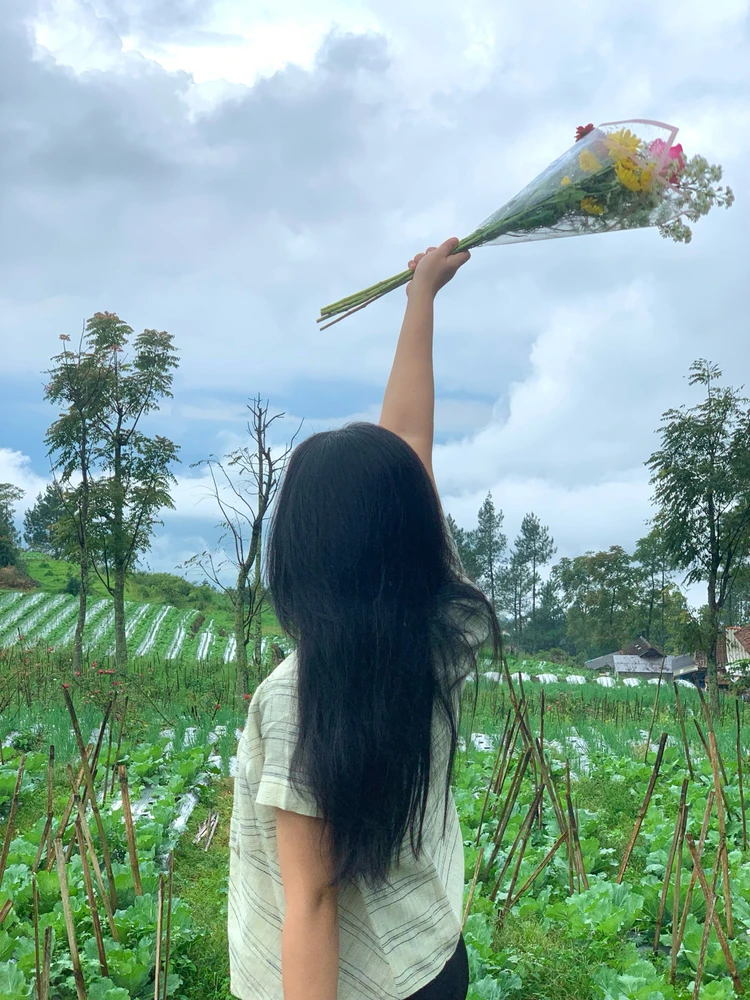 GIF uploaded by Demi Ginting