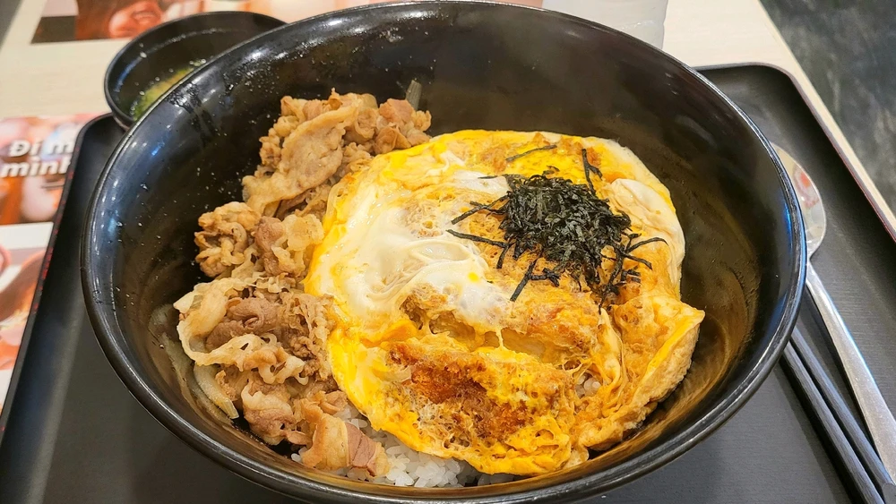 GIF uploaded by Tofu 🍜🍗🍟