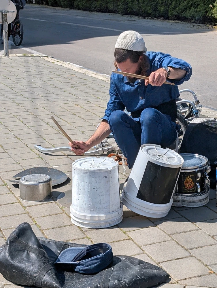 GIF uploaded by Aviv