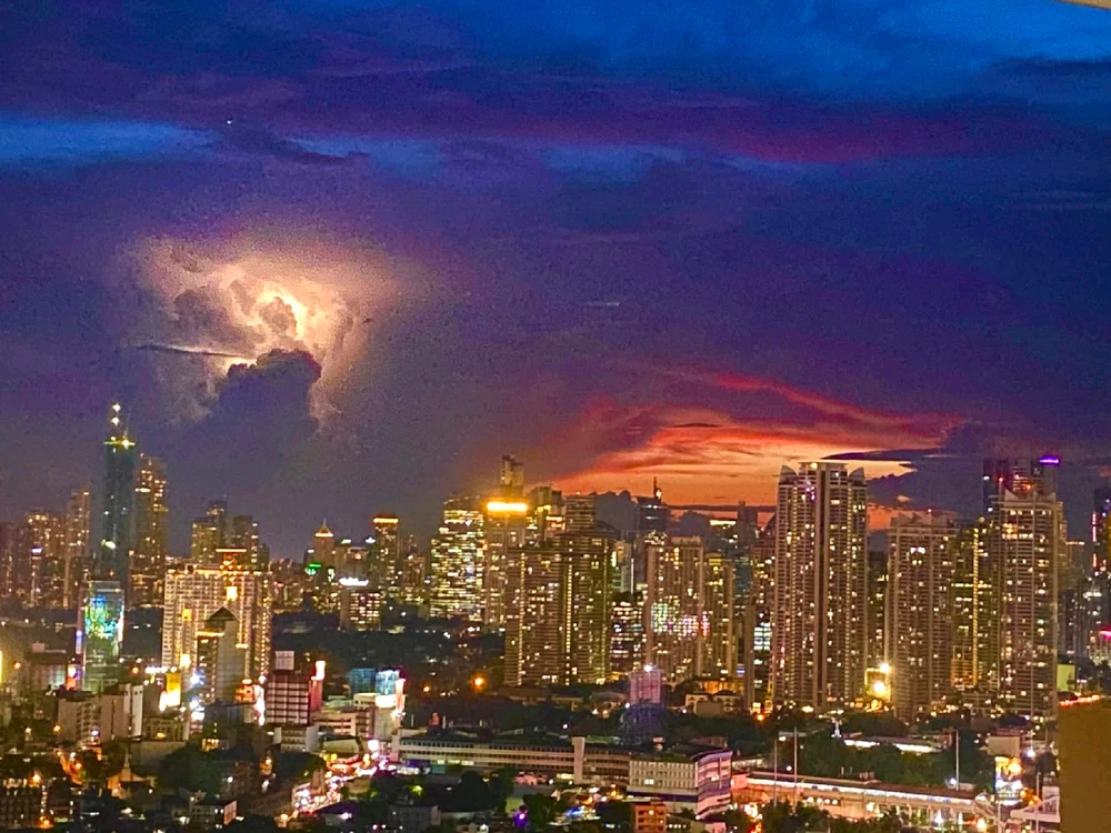 GIF uploaded by Yeliah