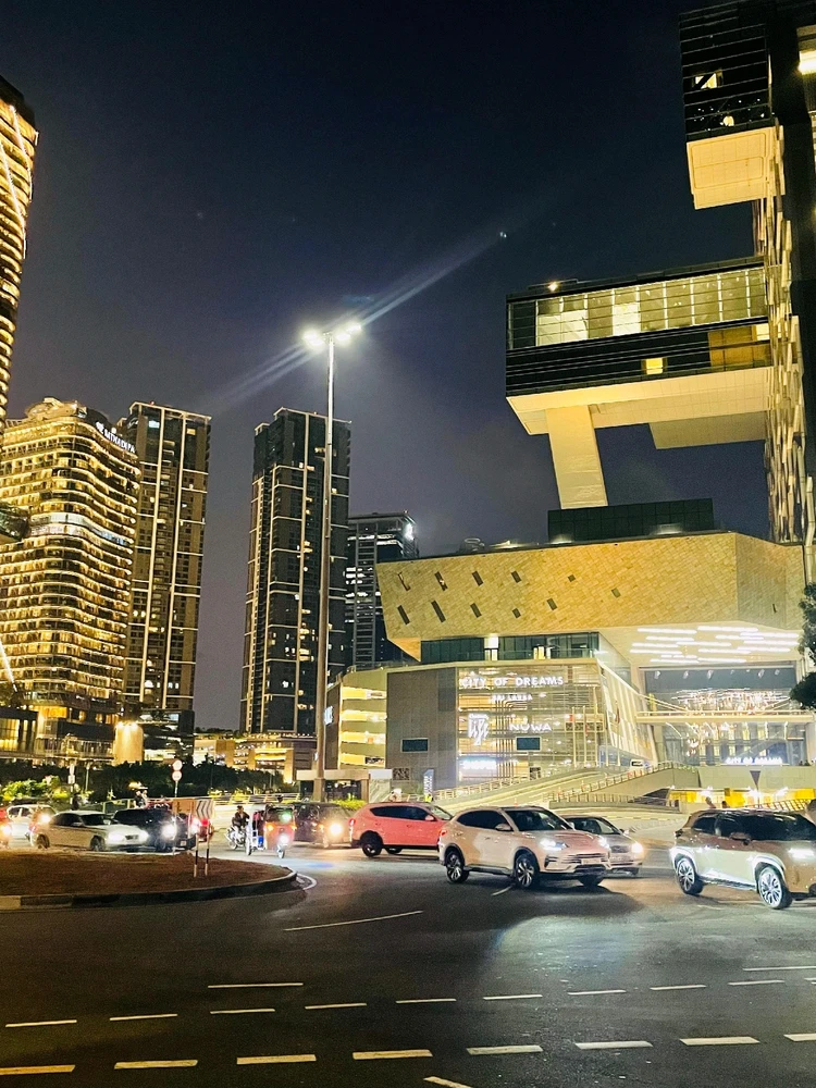 GIF uploaded by Mò Abrar