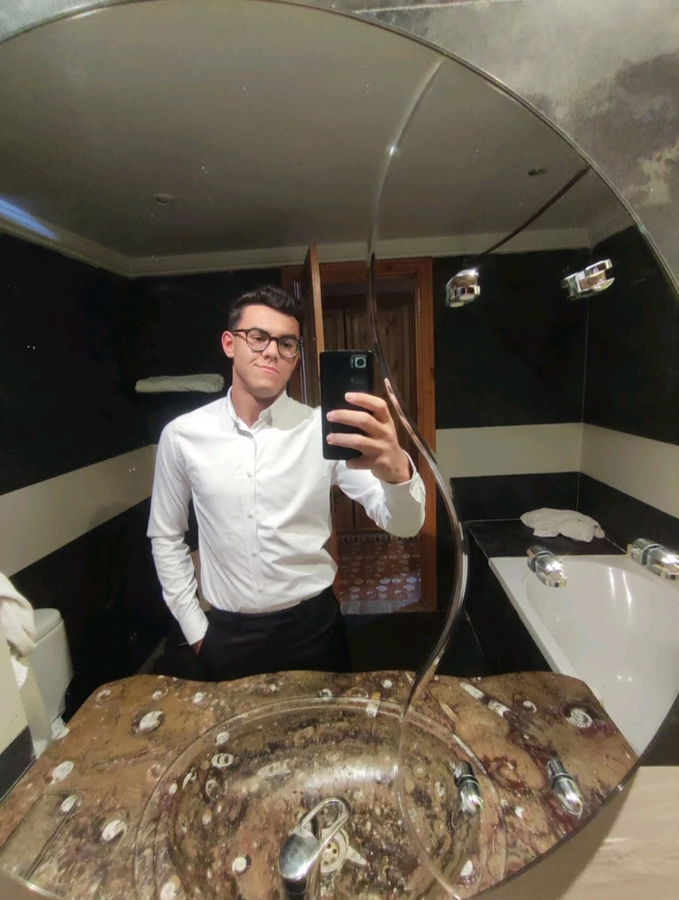 GIF uploaded by Ilyass