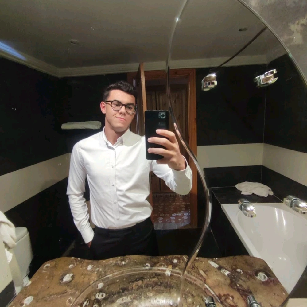 GIF uploaded by Ilyass