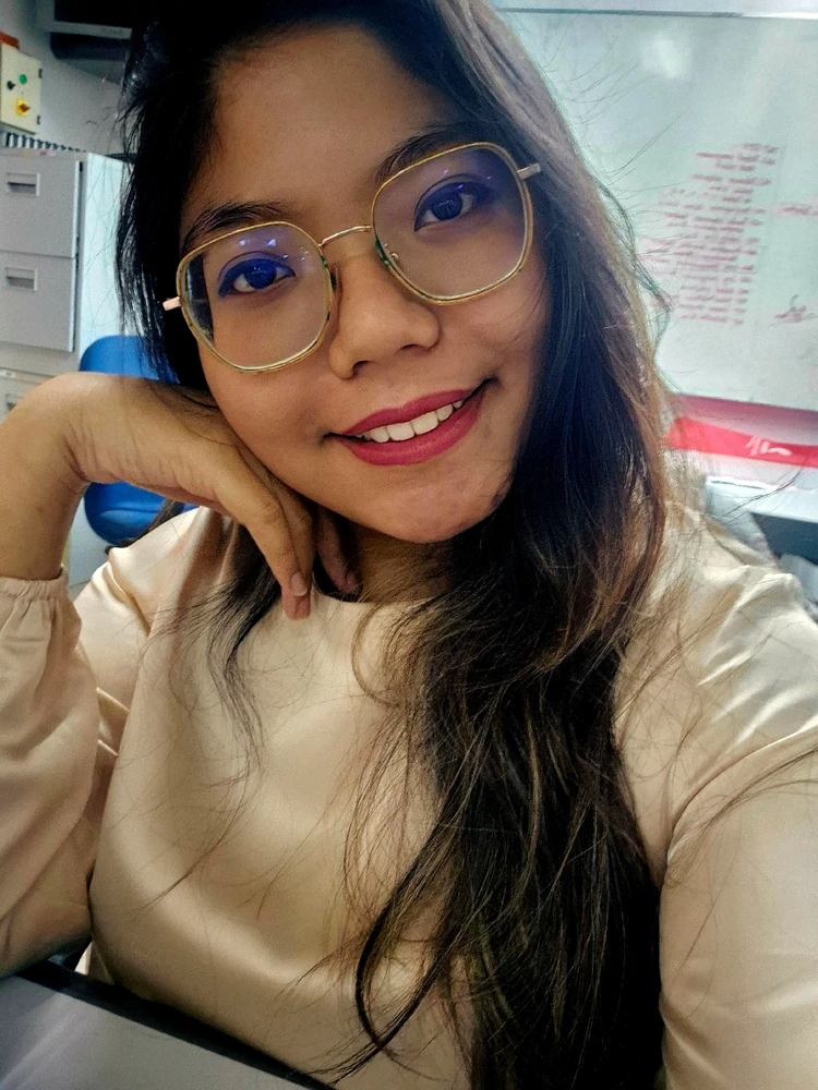 GIF uploaded by Regina