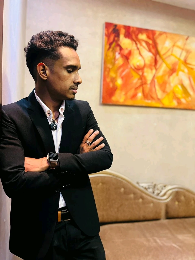 GIF uploaded by Pamitha Geeshan