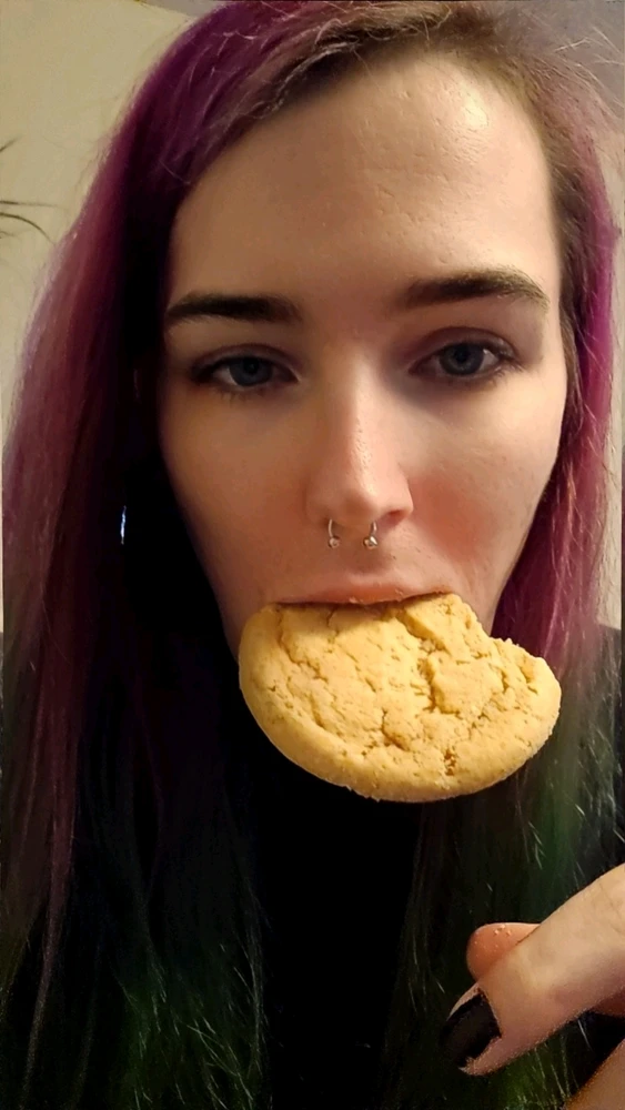 GIF uploaded by Avery Moon Fang