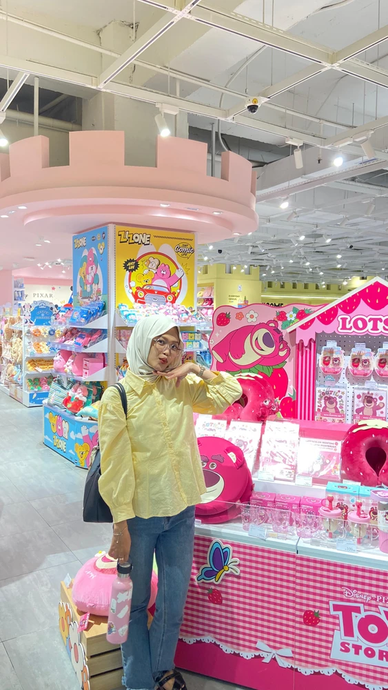 GIF uploaded by Yessy