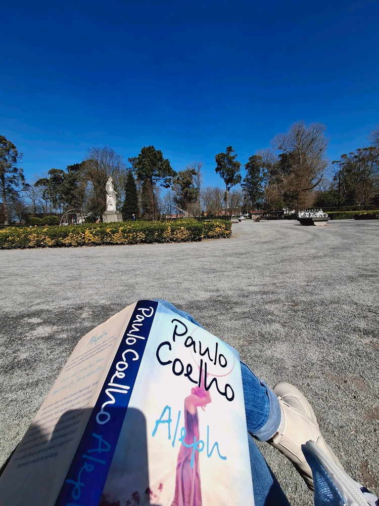 GIF uploaded by Cris