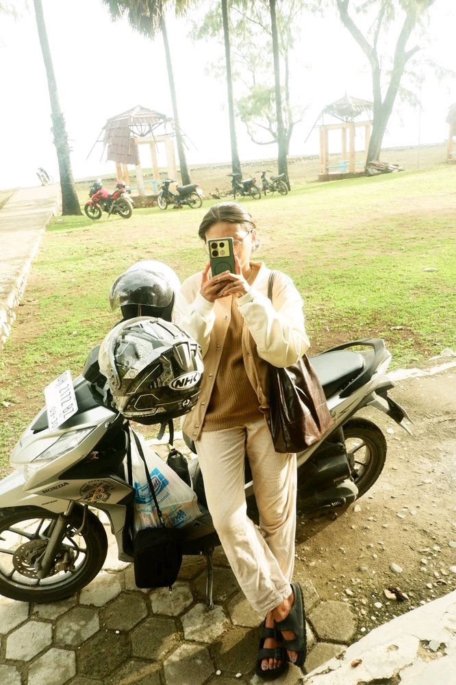 GIF uploaded by Fransiska