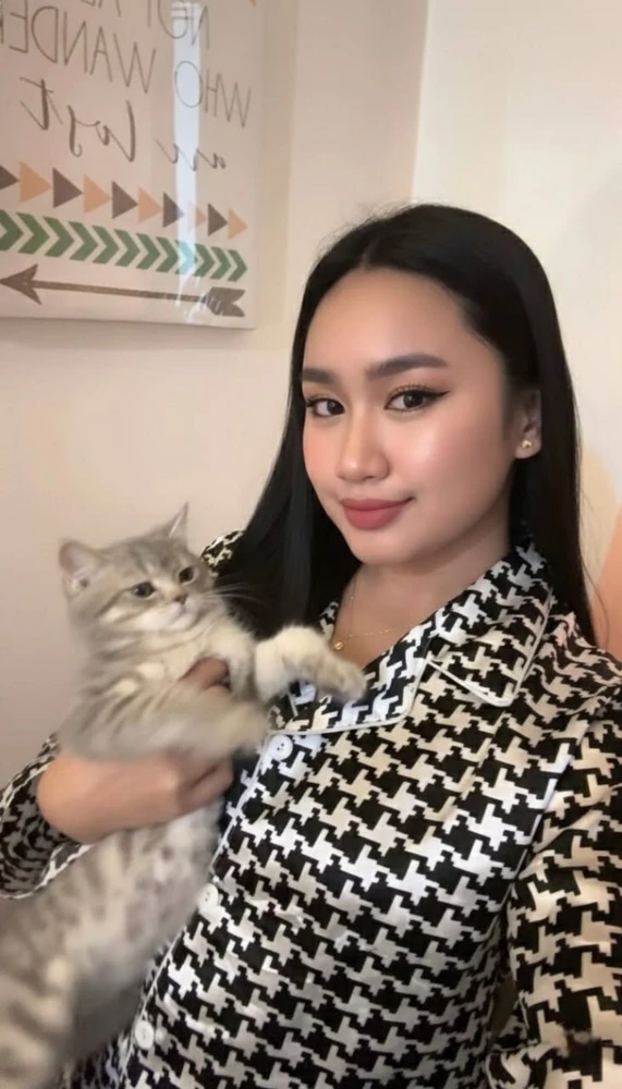 GIF uploaded by Shey