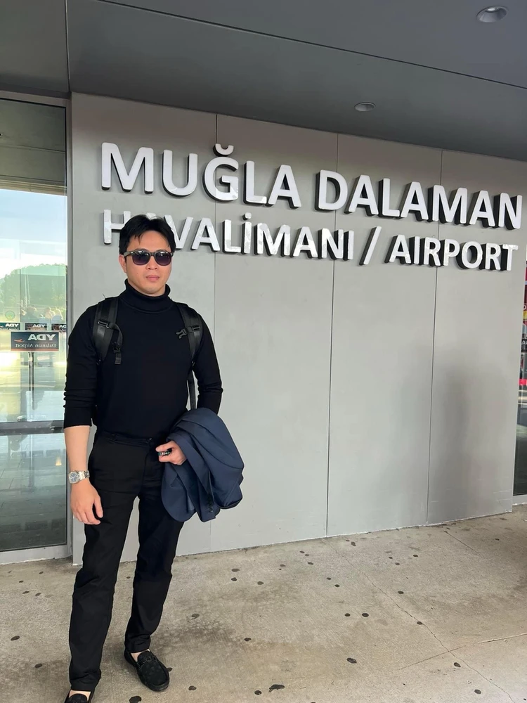 GIF uploaded by Melvin