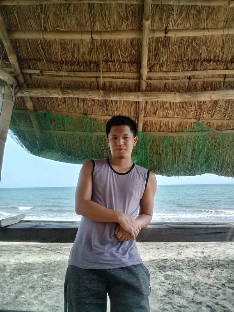 GIF uploaded by Thirdee