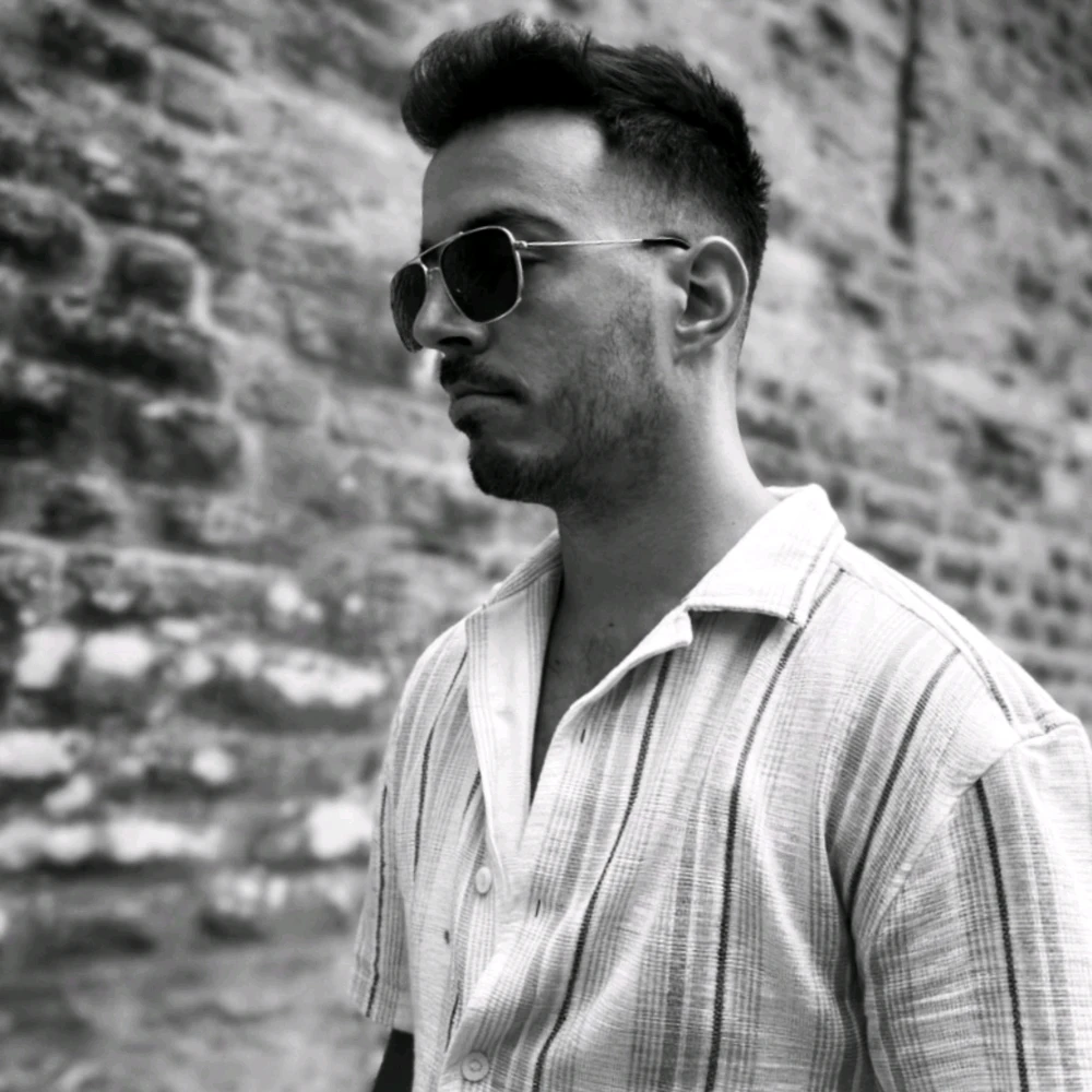 GIF uploaded by Hugo