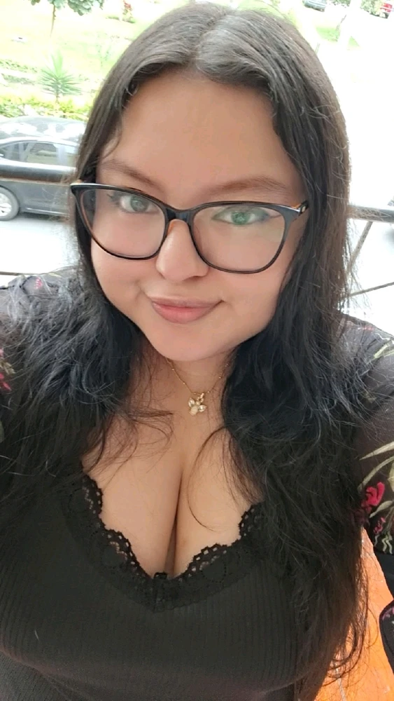 GIF uploaded by Mayra