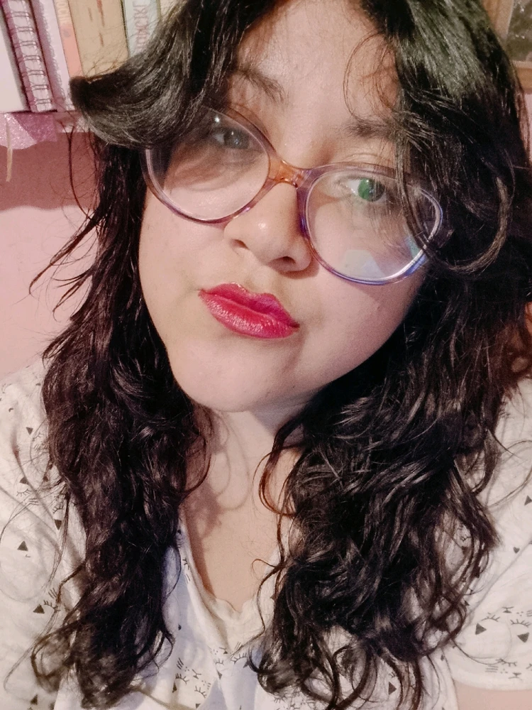 GIF uploaded by Camila