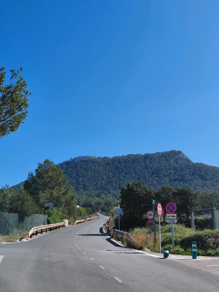 GIF uploaded by Misturah