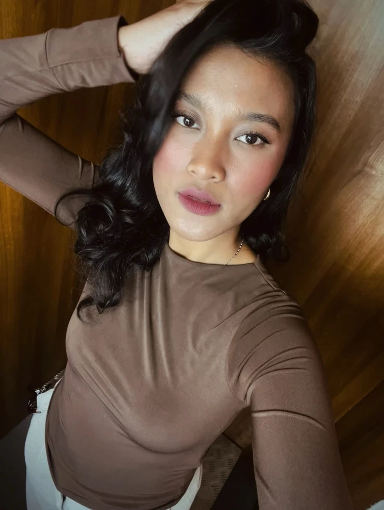 GIF uploaded by Anne