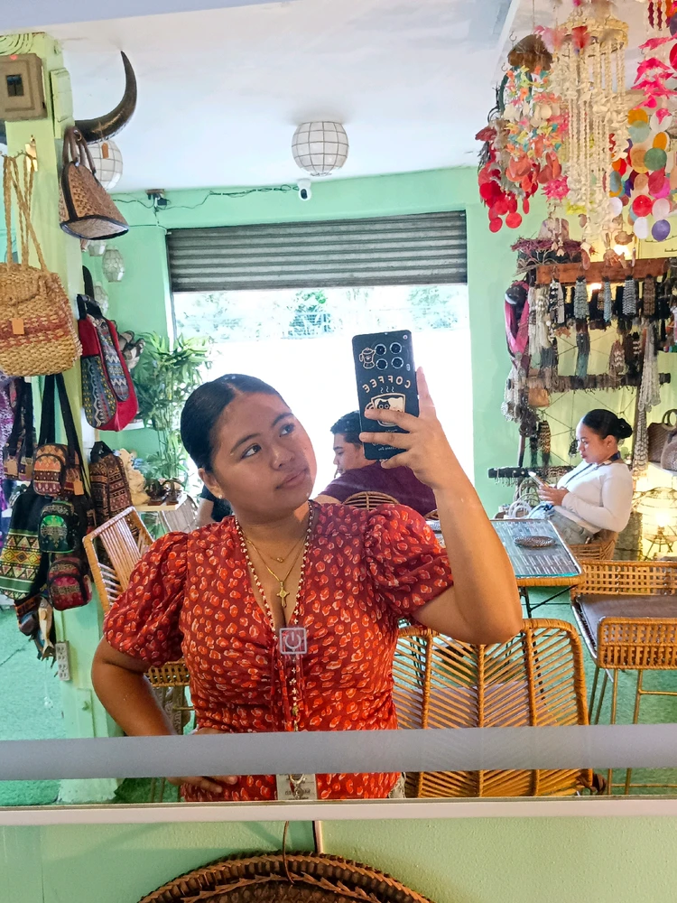 GIF uploaded by Chie