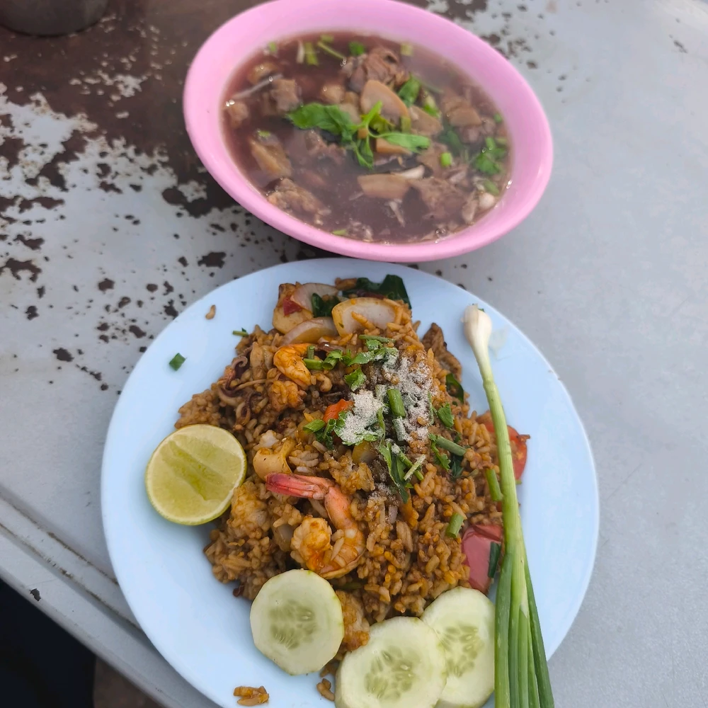 GIF อัปโหลดโดย ยุ