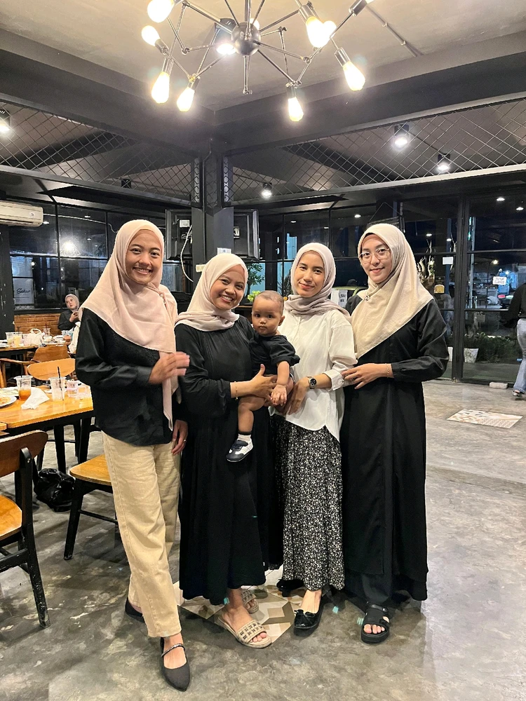 GIF diunggah oleh Nia