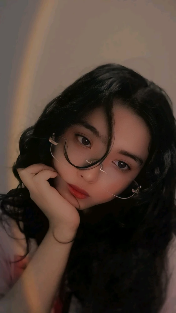 GIF diunggah oleh Aura Triana