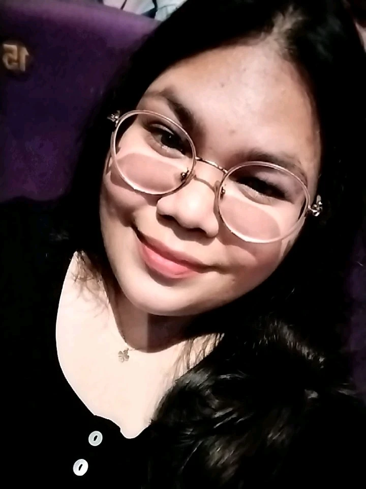 GIF diunggah oleh Lia