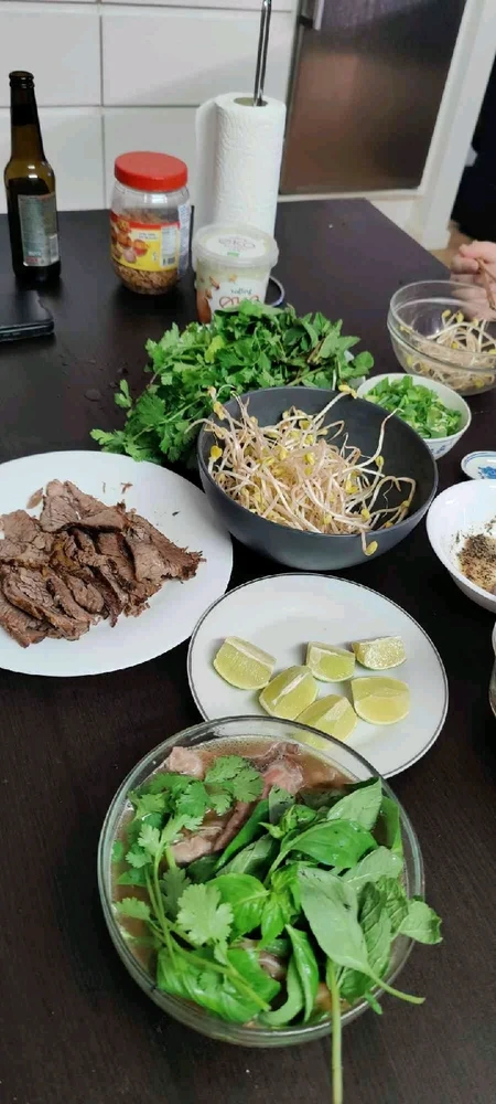 This is pho, but vertical image