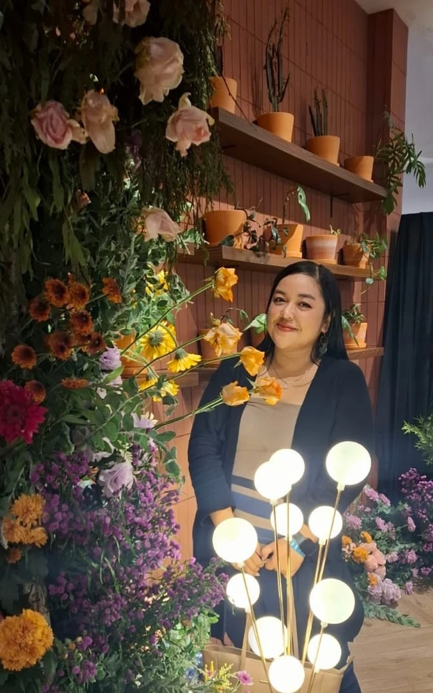 GIF gi-upload ni Esther