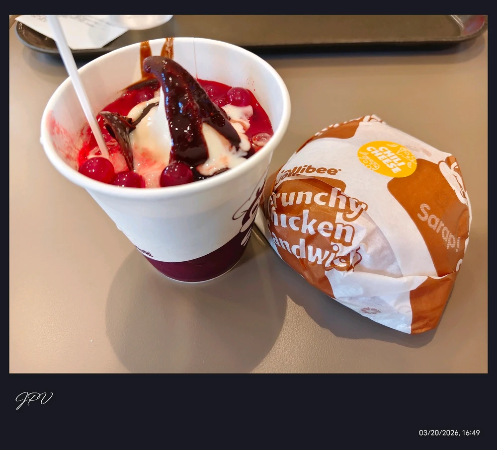 GIF na in-upload ni J Paul