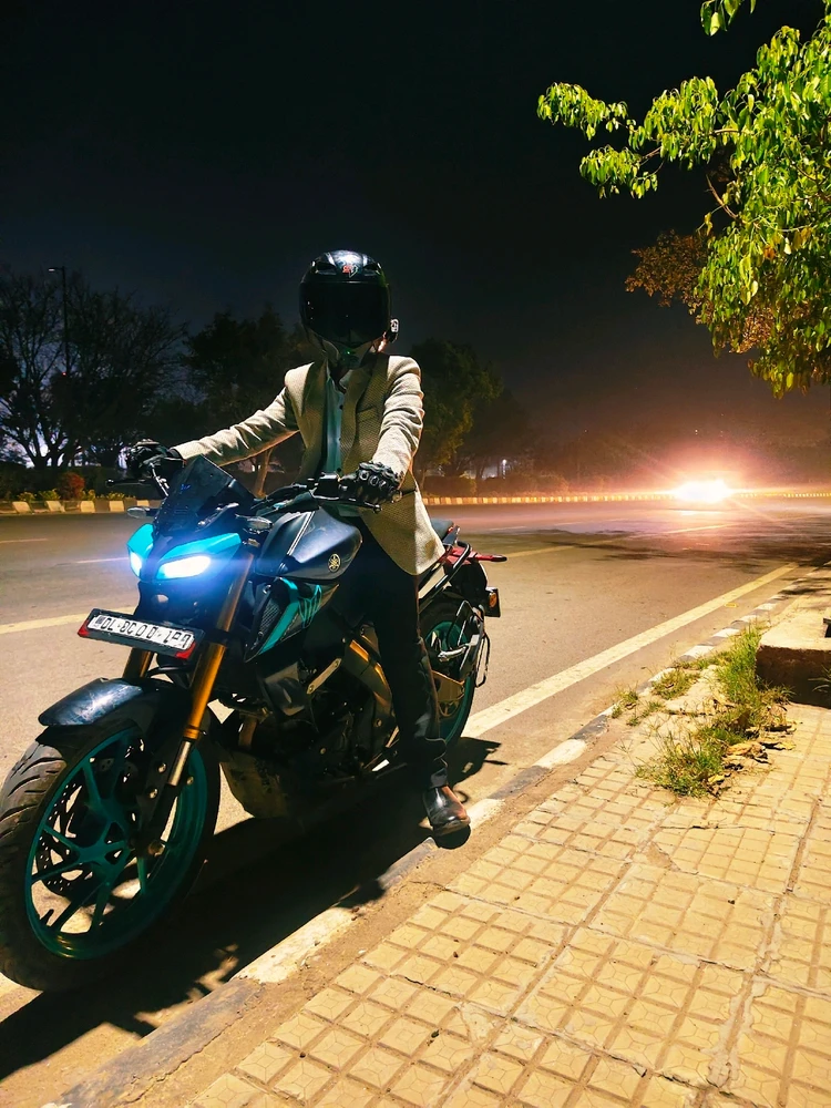 GIF gi-upload ni Baiju Shah
