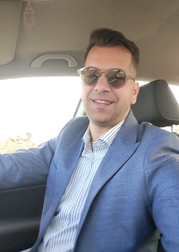 GIF uploaded by Elmir
