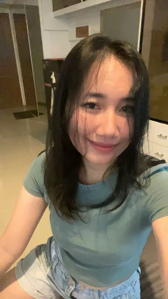 GIF na in-upload ni Keith