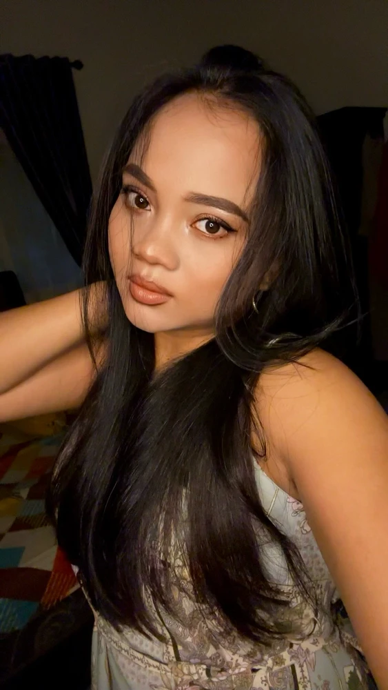 GIF uploaded by Tika