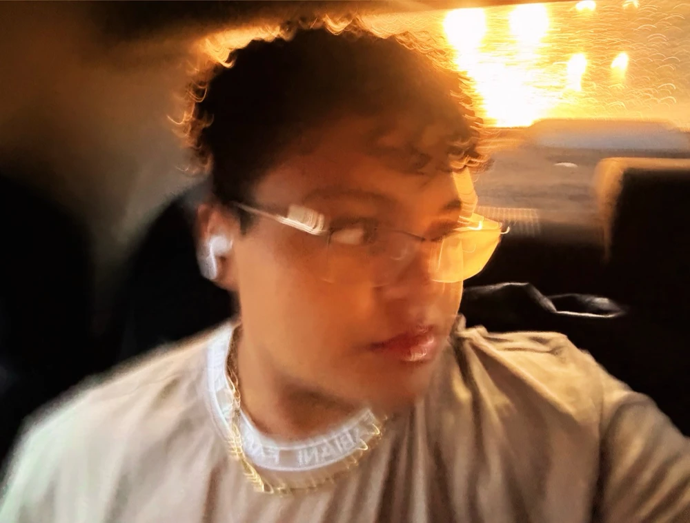 GIF na in-upload ni Ezikiel