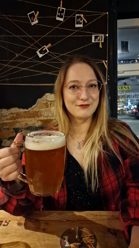 GIF nahrál Romana