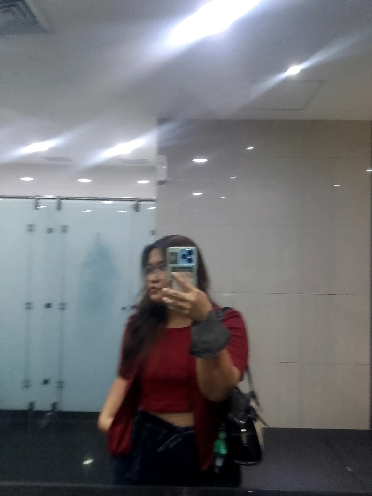 GIF na in-upload ni Debbie