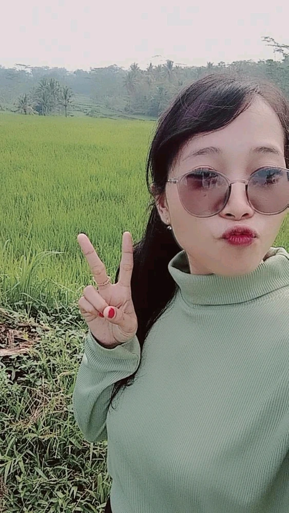 GIF diunggah oleh mayang