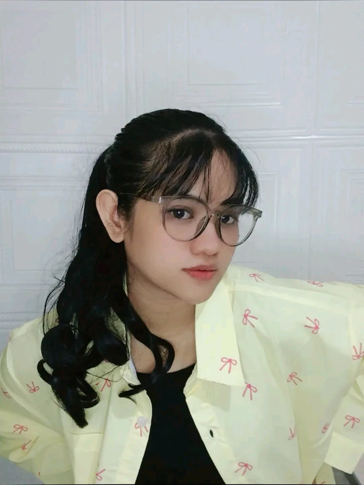 GIF uploaded by Kio