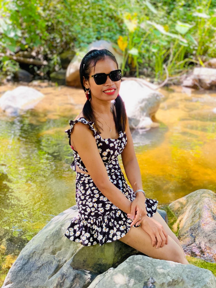 GIF gi-upload ni Channa