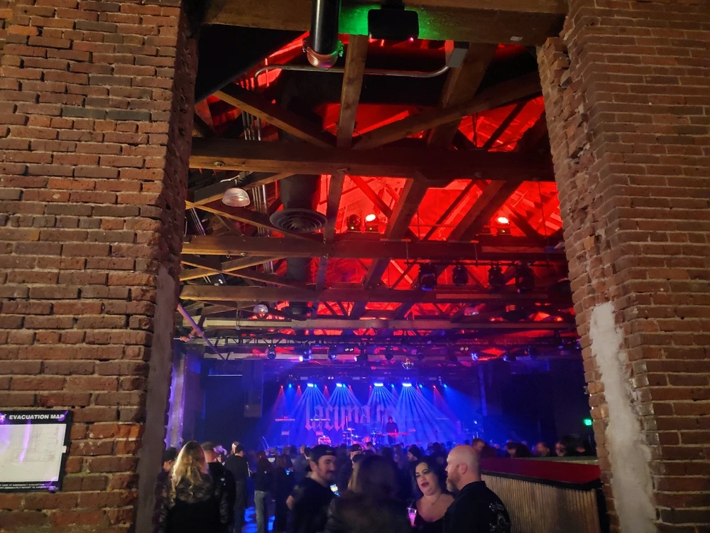 The Globe Iron - Music Venue