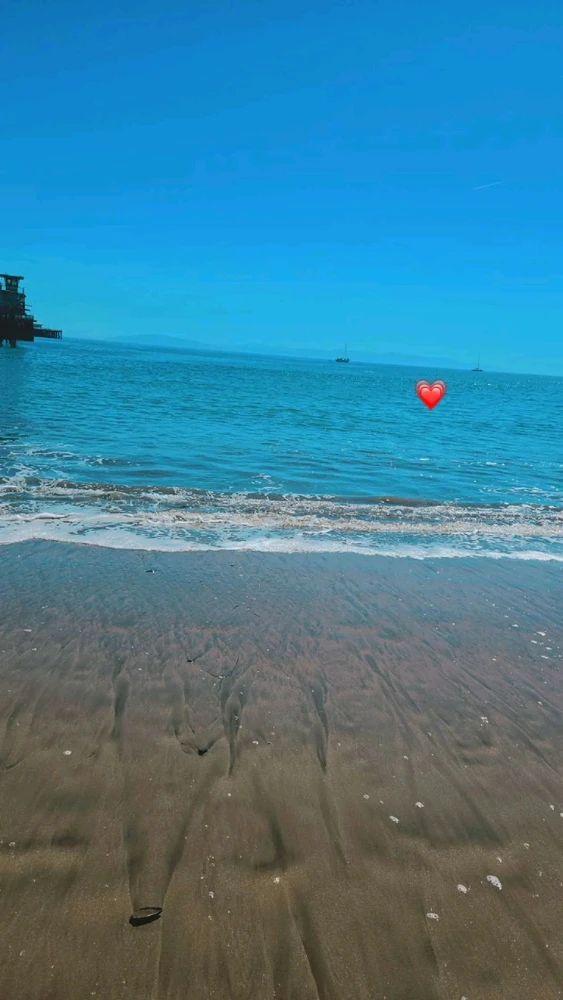 GIF gi-upload ni Margo